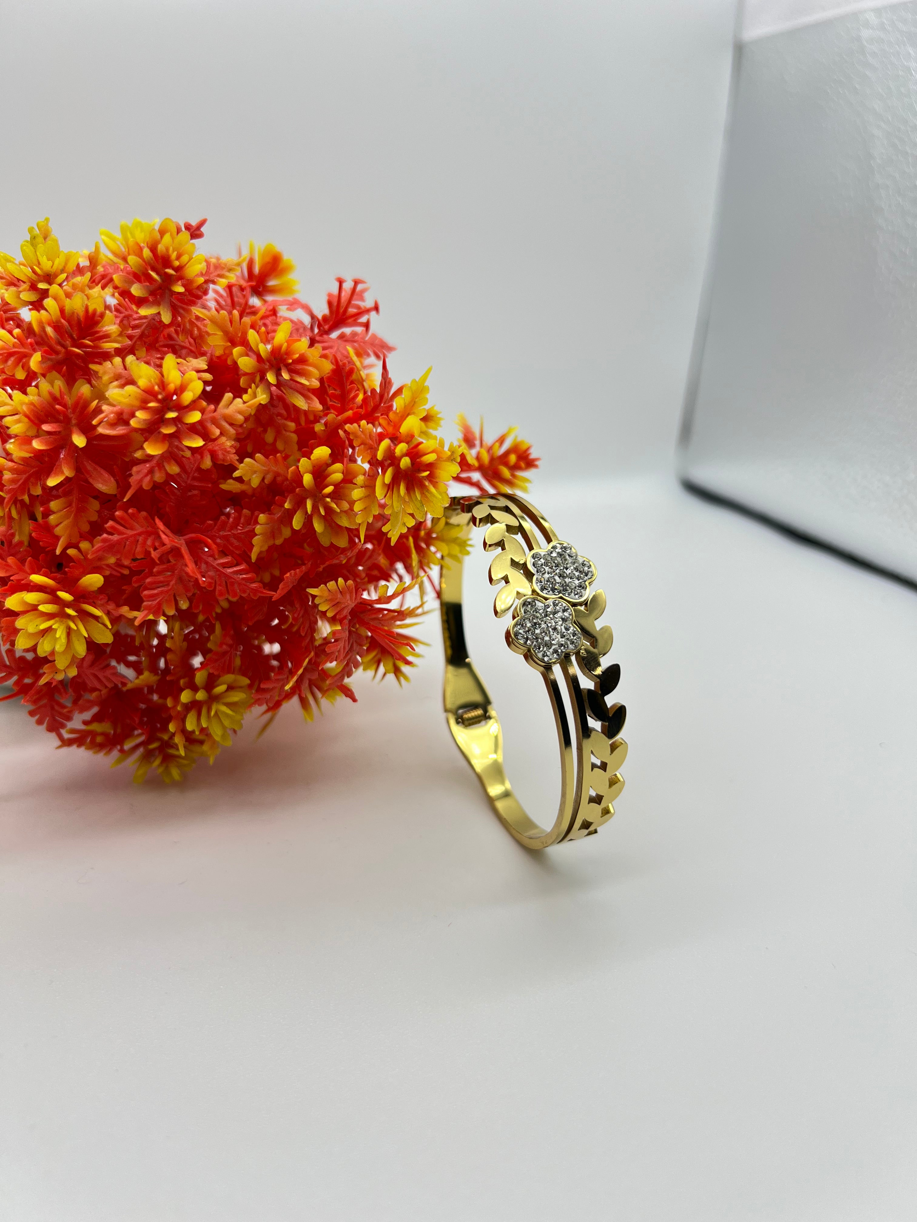 Gold Floral Charm Bracelet with Gemstone Accents – Elegant Artificial Jewelry for Women