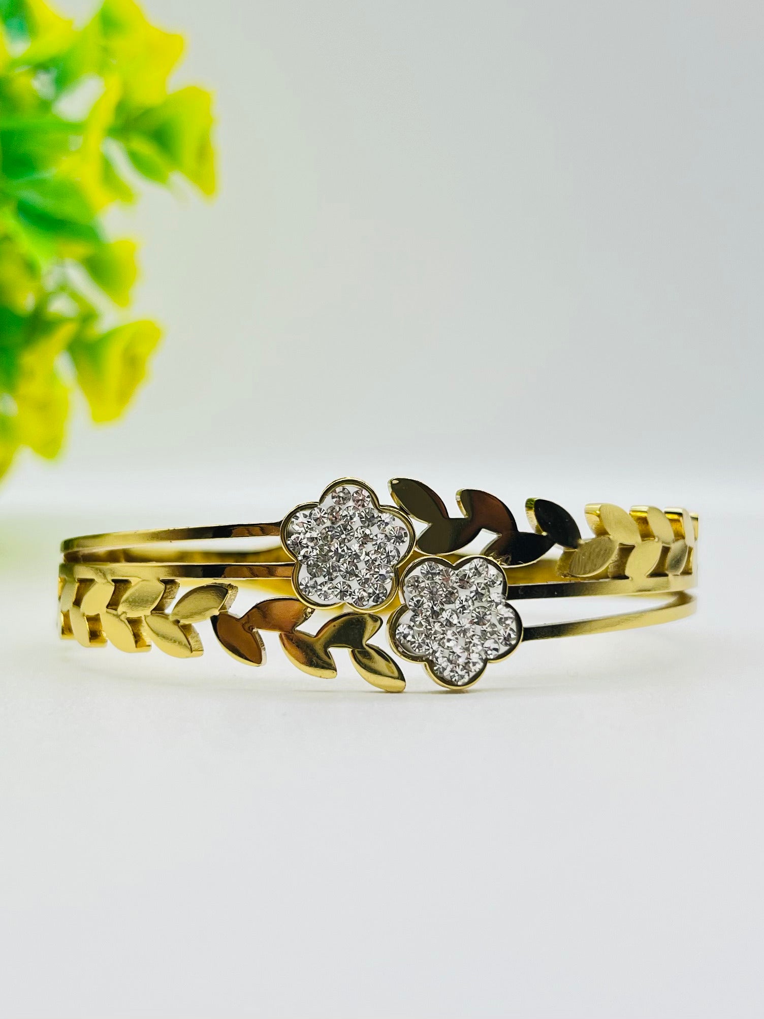 Gold Floral Charm Bracelet with Gemstone Accents – Elegant Artificial Jewelry for Women