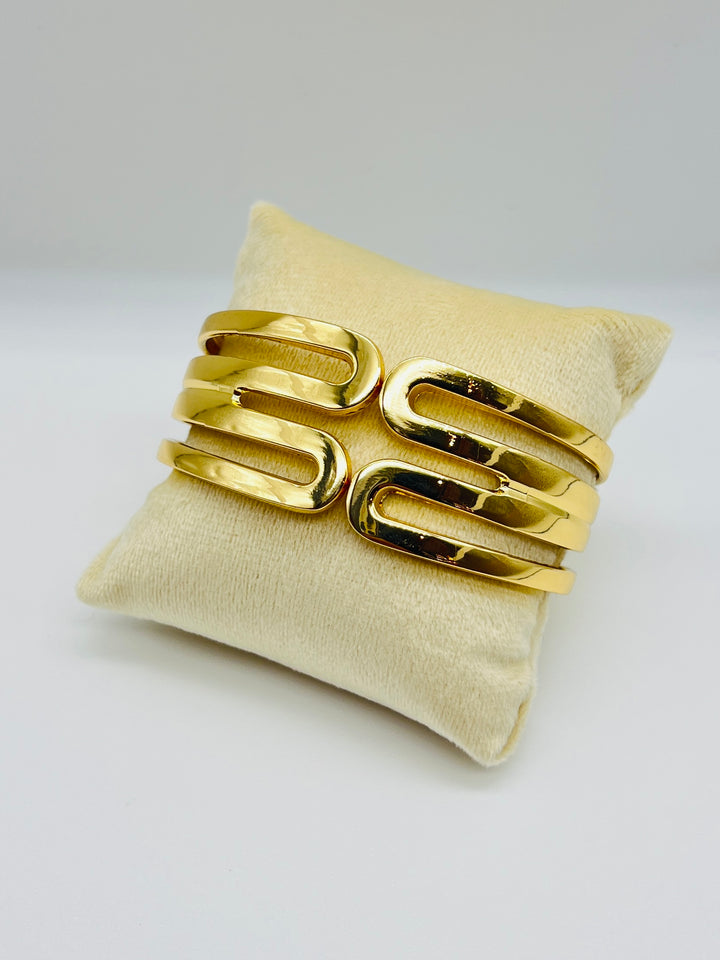 Elegant Gold Geometric Hinged Bangle Bracelet for Women – Modern Festive Wear